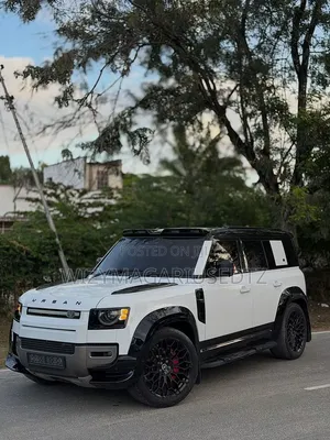 Land Rover Defender X-Dynamic SE 2023 Nyeupe