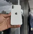 Apple iPhone 12 64GB Nyeupe - 3