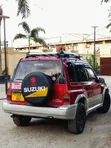 Suzuki Escudo 2000 Nyekundu - 2