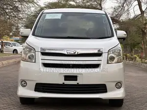 Toyota Noah 2008 Nyeupe Rangi ya Lulu