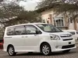 Toyota Noah 2008 Nyeupe Rangi ya Lulu - 3