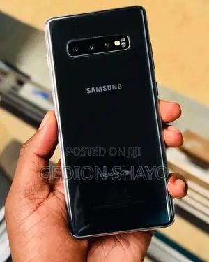 Samsung Galaxy S10 Plus 128GB Nyeusi (Refurbished)