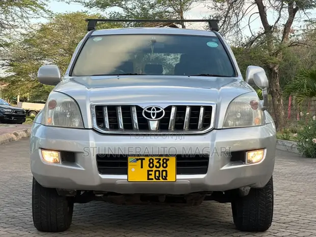 Toyota Land Cruiser Prado 2007 Silver - 1