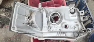 Taa za Mbele za Toyota Hiace 9L