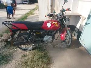 TVS XL 100 2020 Nyekundu