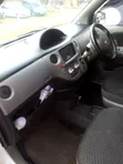 Toyota Sienta 2010 White - 5