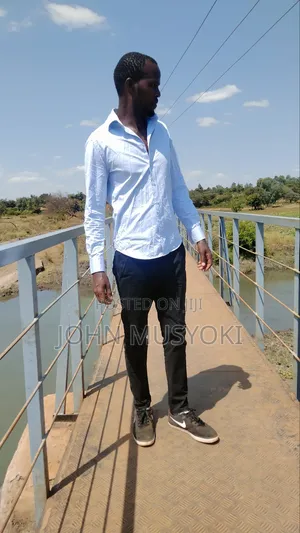 Natafuta Kazi - Mtaalamu wa Huduma kwa Wateja
