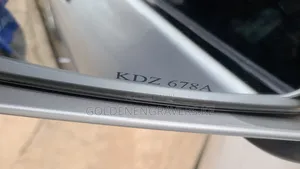 Huduma za Laser Car Identity na Kufunga Namba za Gari kwa Riveting