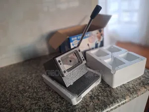 PVC Die Cutter kwa ID na Business Cards