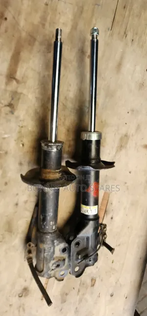 Daihatsu Mira Shock Absorber ya Mbele