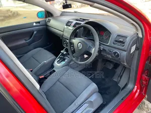 Volkswagen Golf 2008 Nyekundu