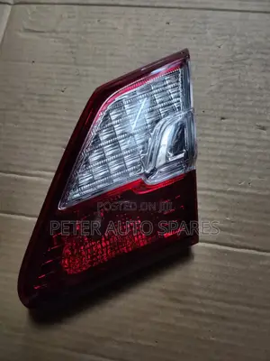 Taa ya Nyuma ya Toyota Premio 265