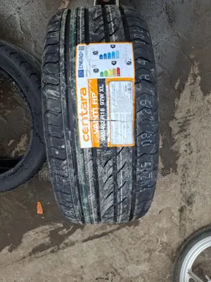 Centara 245/40R18 Tyre
