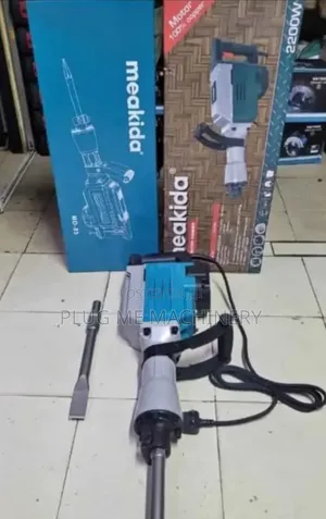 Professional 2200W Makita Demolition Hammer (New)