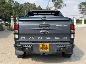 Ford Ranger Wildtrak 2017 Nyeusi