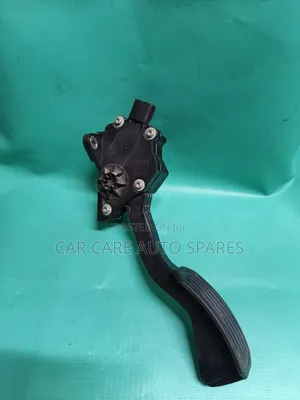 Pedi ya Accelerator Toyota Lexus 2015