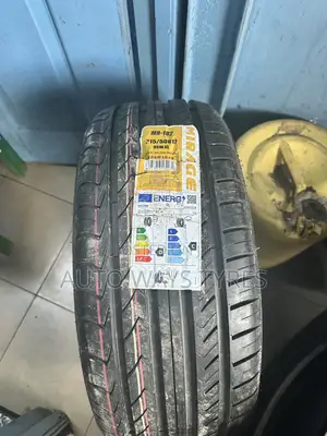 Mirage 215/50R17 Tire