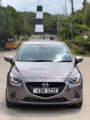 Mazda Demio 2016 Zambarau