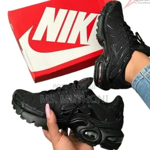 Nike Air Max Plus (TN) Sneakers
