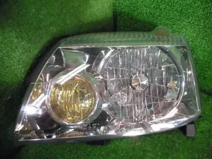 Nissan X-Trail T30 Headlamp