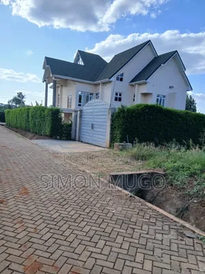 Maisonette ya Vyumba 5 Runda Inauzwa