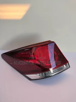 Toyota Crown Athlete Bootlight