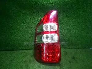 Taa ya Nyuma ya Toyota Noah 2012