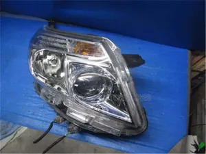 Toyota Noah 2015 Headlight