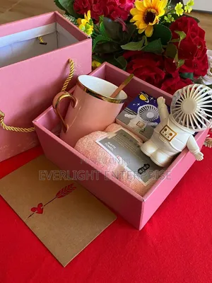 Girlfriend's Day Gift Set