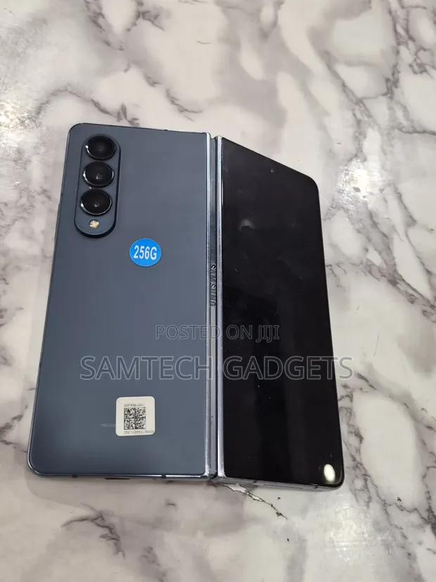 Samsung Galaxy Z Fold4 256GB Nyeusi - 1