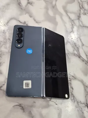 Samsung Galaxy Z Fold4 256GB Nyeusi