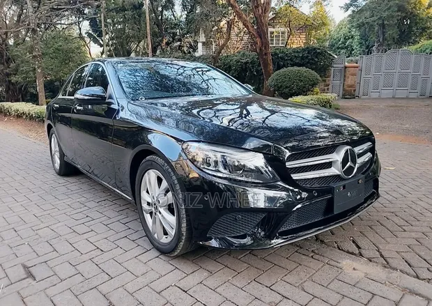Mercedes-Benz C200 2019 Black - 1
