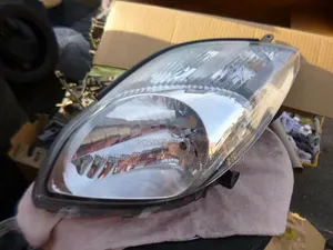 Taa ya Mbele ya Toyota Vitz 2008 Isiyo ya Xenon