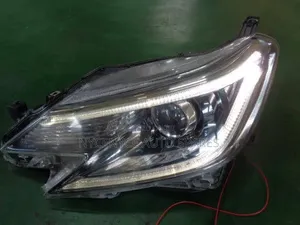 Toyota 200 Series Xenon Headlight (Used)