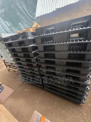 Heavy-Duty Plastic Pallets - Brand New