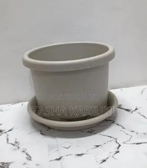 Plastic Flower Pot/Planter
