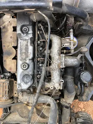 Mitsubishi Canter 2004 Nyeupe