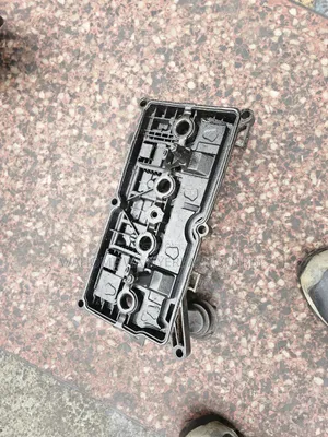 Nissan X-Trail T30 MR20 Engine Top Cover