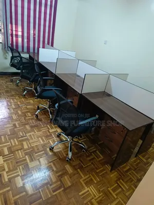 Local 8-Way Workstation Table