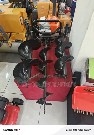 Heavy Duty 4-Stroke Earth Auger Machine with 3 Blades