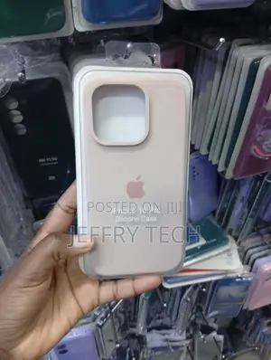Kifuniko cha Apple Silicone chenye MagSafe kwa iPhone 15 Pro - Pinki Nyepesi