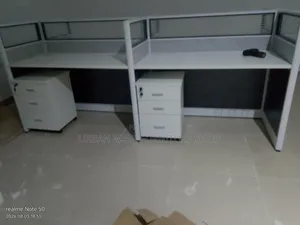 Dawati la Ofisi la Vituo 4