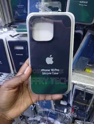 iPhone 16 Pro Silicone Case - Black