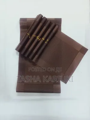 6 PVC Table Mats + 1 Table Runner (30x180cm)