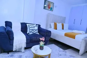 Studio Airbnb Apartment - Kamakis, Crown Z Towers
