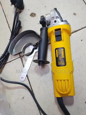 Brand New Dewalt 720W 4" Angle Grinder