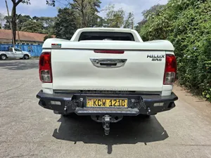 Toyota Hilux Revo 2016 Off-White