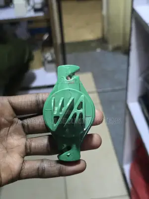 Ndoano za Kijani za W kwa Fensi ya Umeme