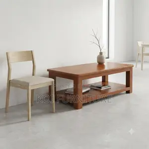 Meza ya Kahawa ya Kifahari ya Mahogany yenye Rafu ya Chini