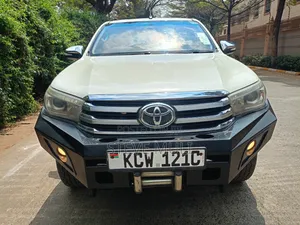 Toyota Hilux Revo Double Cabin 2016 Nyeupe